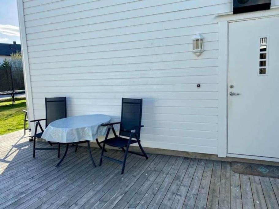 Leilighet Sentralt Pa Senja Silsand Exterior photo